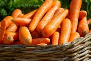 Уборка моркови
